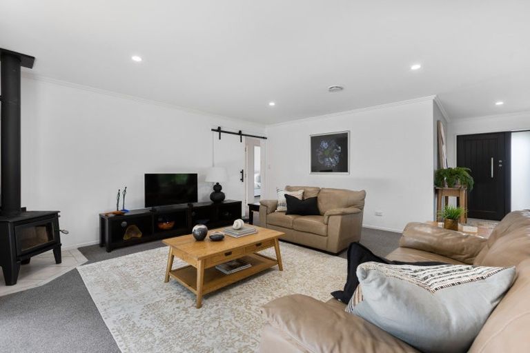 Photo of property in 7c Puka Place, Inglewood, 4330