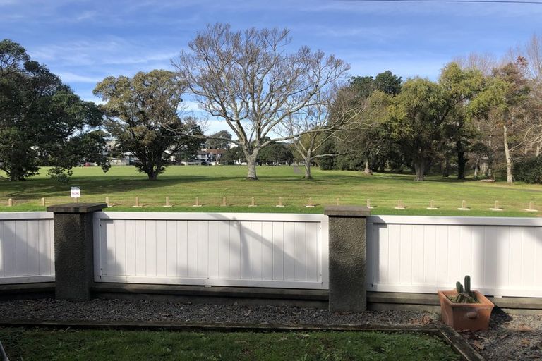 Photo of property in 20 Seabreeze Road, Narrow Neck, Auckland, 0624