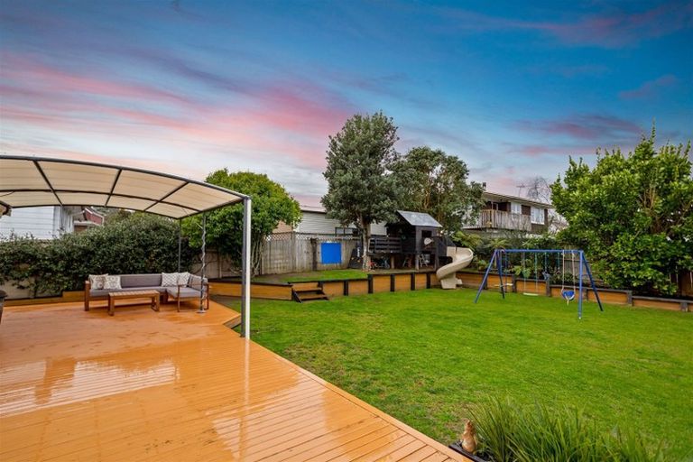 Photo of property in 6 Vina Place, Massey, Auckland, 0614