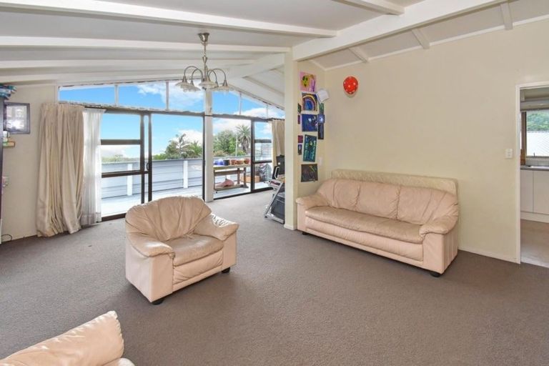Photo of property in 94 Torkar Road, Clarks Beach, 2122
