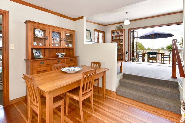 Photo of property in 64a Tiri Road, Manly, Whangaparaoa, 0930
