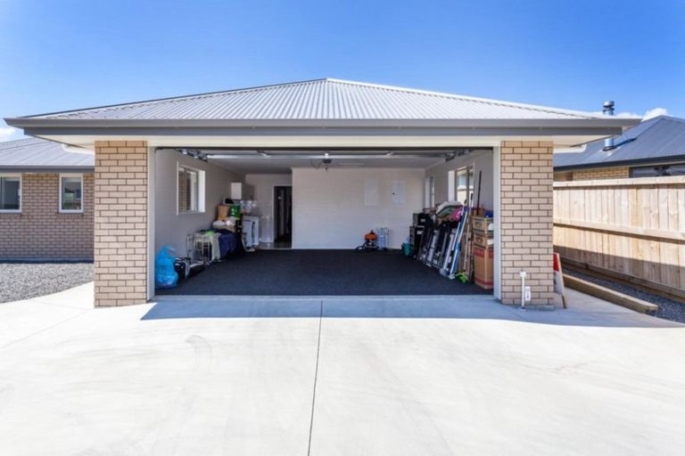 Photo of property in 80 Golden Shore Place, Coromandel, 3506