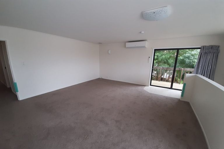 Photo of property in 33 Sequoia Place, Sunnynook, Auckland, 0620