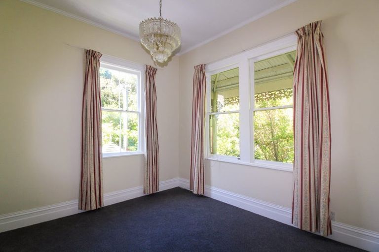 Photo of property in 14a Kelburn Parade, Kelburn, Wellington, 6012