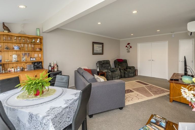 Photo of property in Rangeview Villas, 26/9 Fuller Close, Levin, 5510