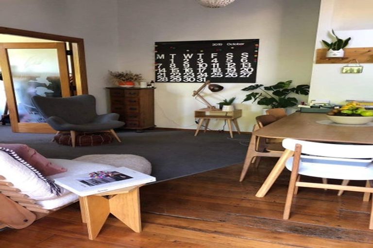 Photo of property in 136 Russell Terrace, Berhampore, Wellington, 6023