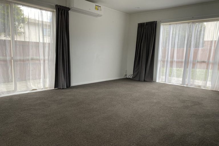 Photo of property in 12 Duxfield Drive, Ranui, Auckland, 0612