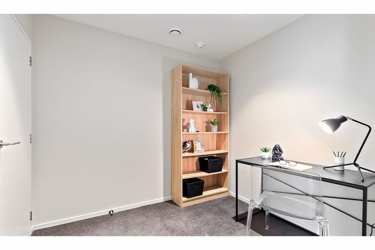 Photo of property in Patent 326 Apartments, 206s/326 Evans Bay Parade, Hataitai, Wellington, 6021