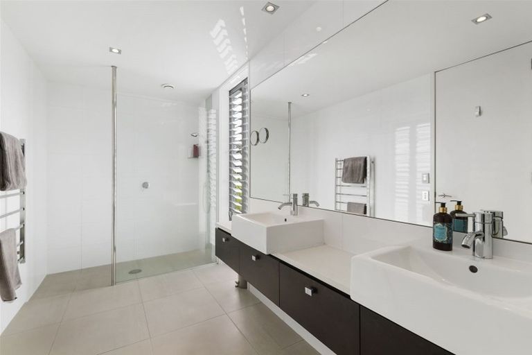 Photo of property in 17a Dodson Avenue, Milford, Auckland, 0620