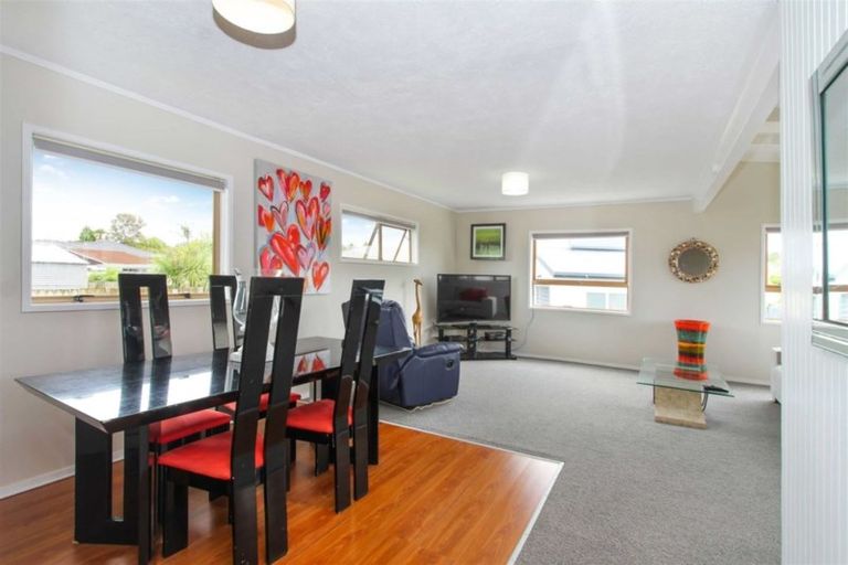 Photo of property in 13a Bay Street, Red Beach, 0932