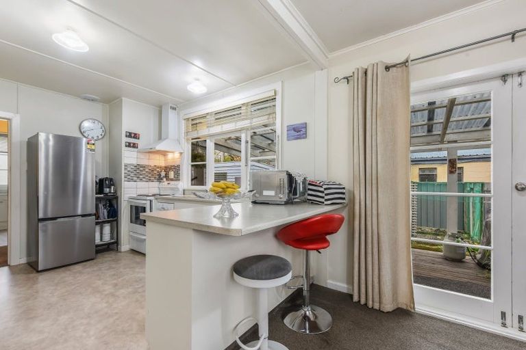 Photo of property in 45 York Street, Picton, 7220