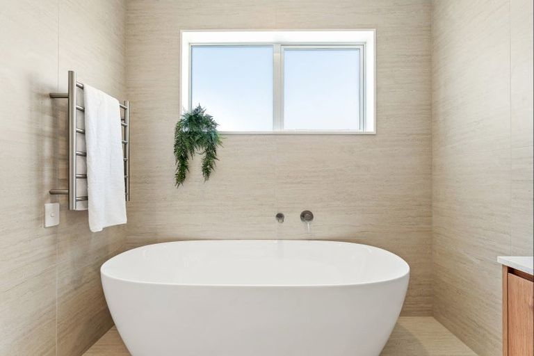 Photo of property in 8 Torokaha Lane, Snells Beach, 0920