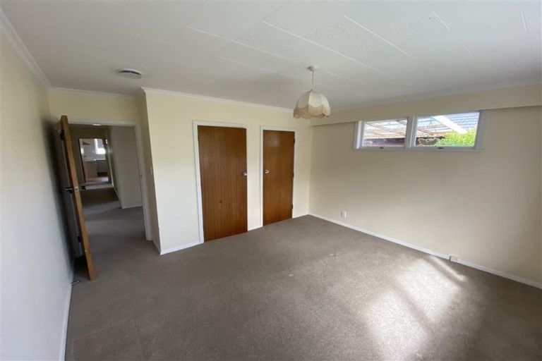 Photo of property in 16 Moeraki Road, Maoribank, Upper Hutt, 5018