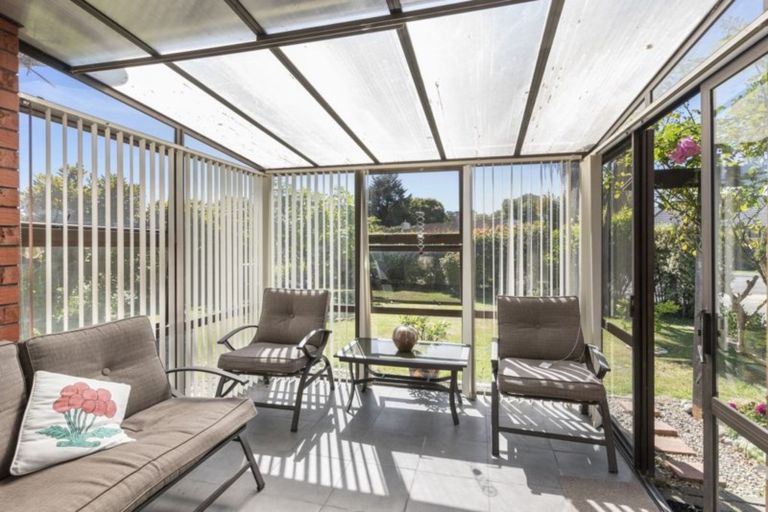 Photo of property in 27 Knights Grove, Otaki, 5512