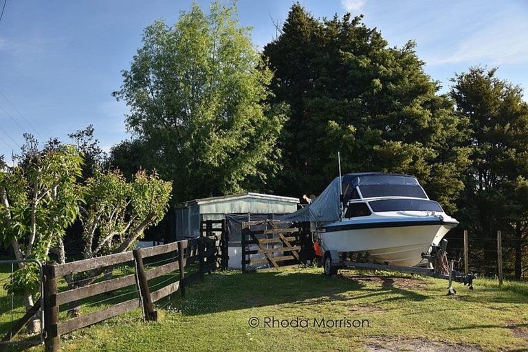 Photo of property in 43 Pahi Road, Paparoa, 0571
