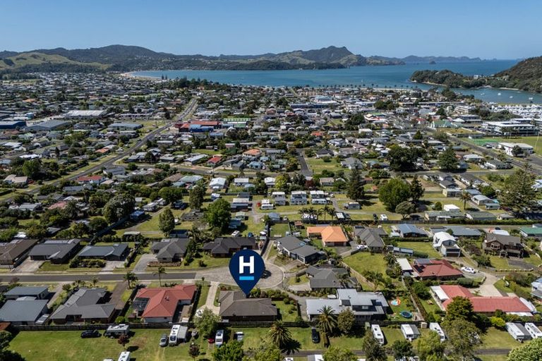 Photo of property in 16 Cobham Lane, Whitianga, 3510