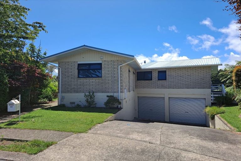 Photo of property in 10 Te Mara Place, Merrilands, New Plymouth, 4312