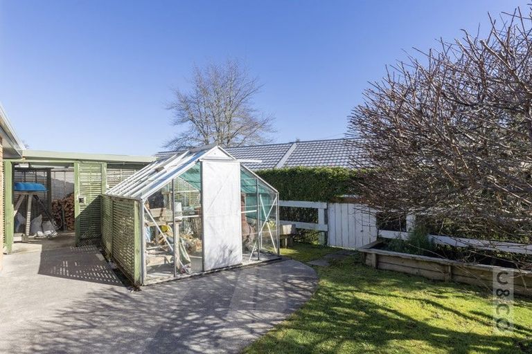 Photo of property in 2 Applemoors Way, Riverhead, 0820