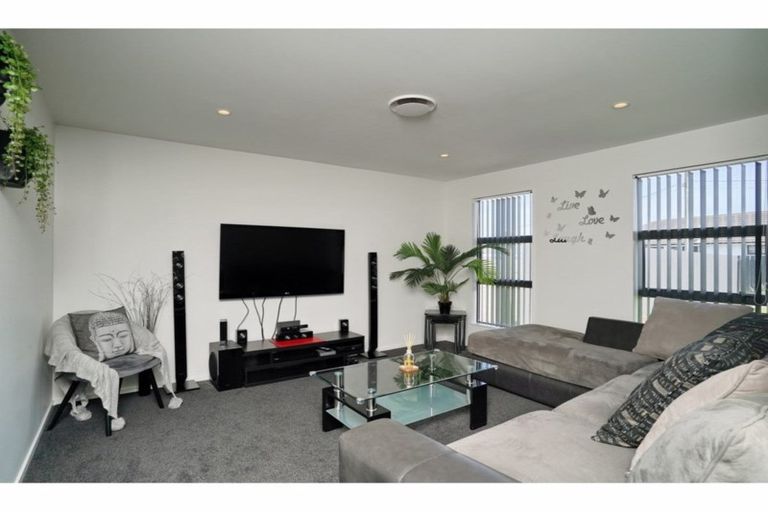 Photo of property in 21 Esk Place, Aranui, Christchurch, 8061