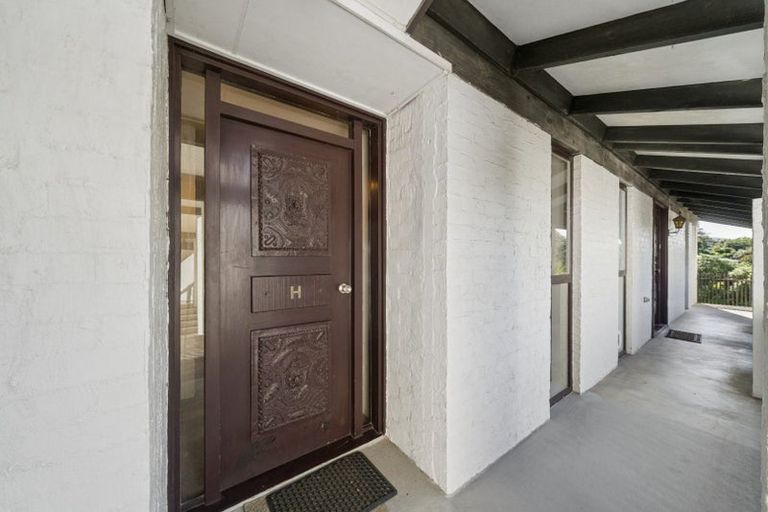 Photo of property in 141h Churton Drive, Churton Park, Wellington, 6037