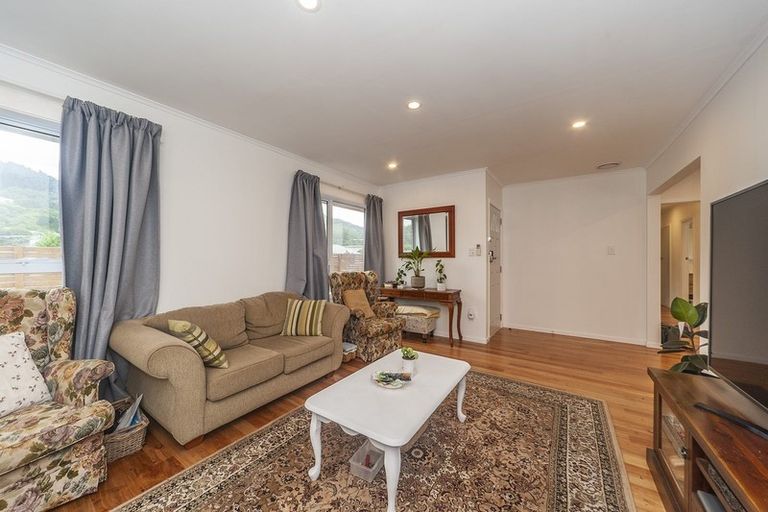 Photo of property in 16 Findlay Street, Tawa, Wellington, 5028