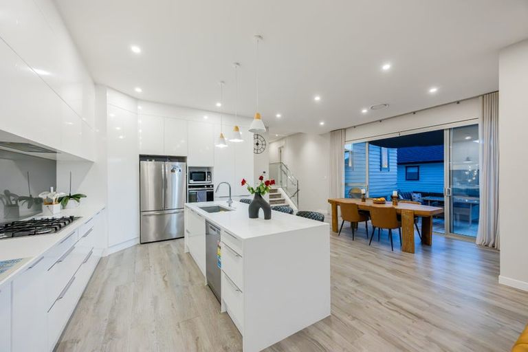 Photo of property in 138 Godfrey Drive, Orewa, 0931