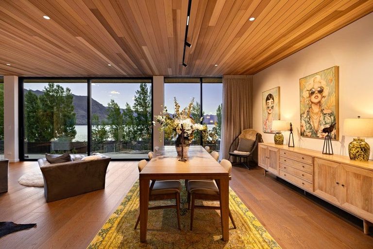 Photo of property in 335 Beacon Point Road, Wanaka, 9305