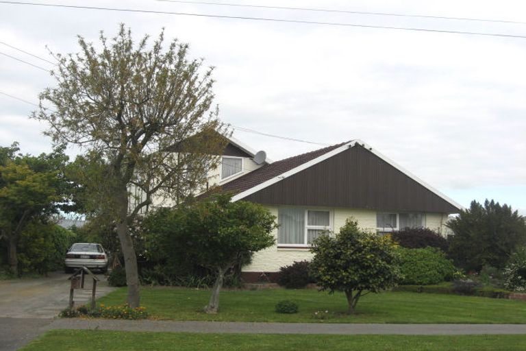Photo of property in 2 Colesbury Street, Bishopdale, Christchurch, 8053