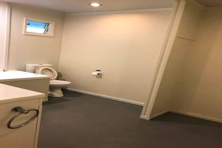 Photo of property in 14 Lanigan Street, Birkdale, Auckland, 0626