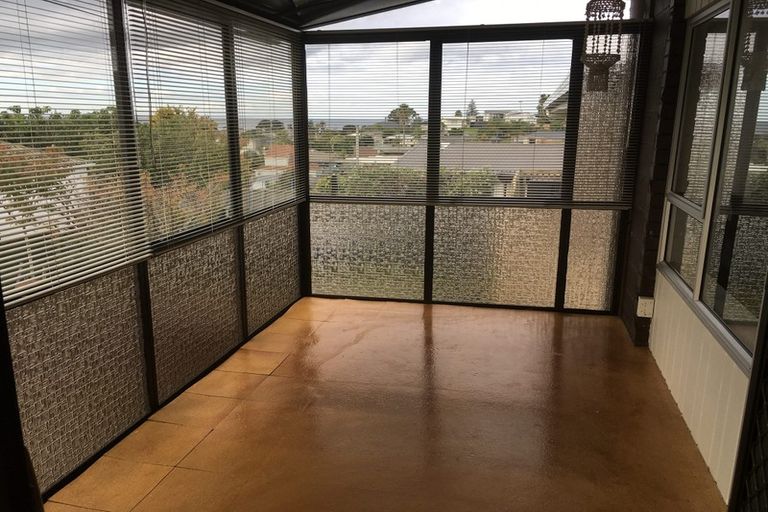 Photo of property in 1/20 Halldene Terrace, Red Beach, 0932