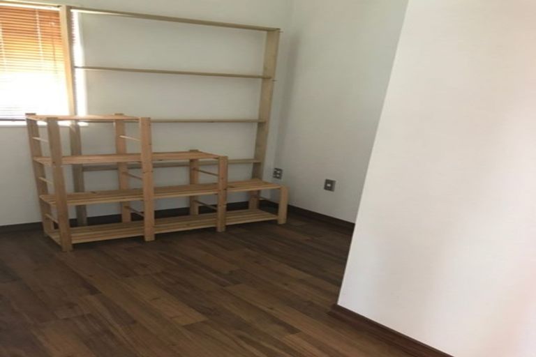 Photo of property in 2/879 East Coast Road, Northcross, Auckland, 0632