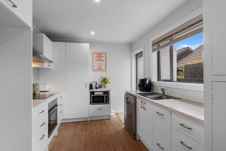 Photo of property in 1/55 Mcfaddens Road, St Albans, Christchurch, 8052