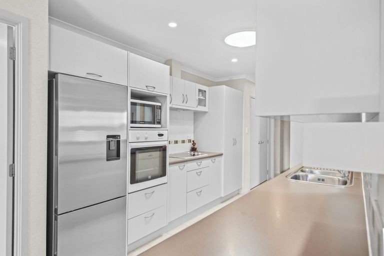 Photo of property in 8 Jelas Road, Red Beach, 0932