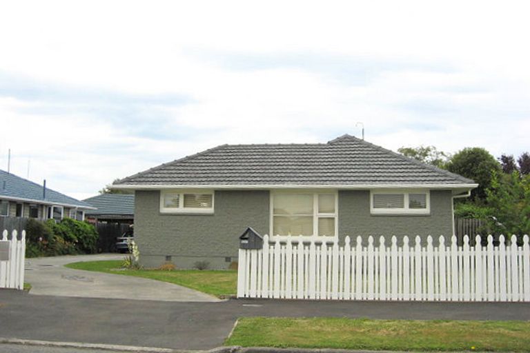 Photo of property in 49 Niven Street, Avondale, Christchurch, 8061