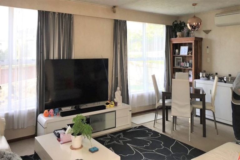 Photo of property in 49 Rosier Road, Glen Eden, Auckland, 0602