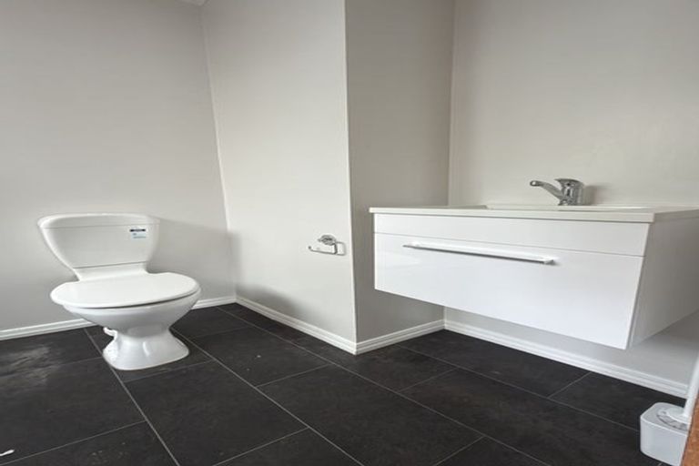 Photo of property in 8 Bathurst Street, Silverstream, Upper Hutt, 5019