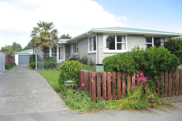 Photo of property in 22 Canberra Place, Redwood, Christchurch, 8051