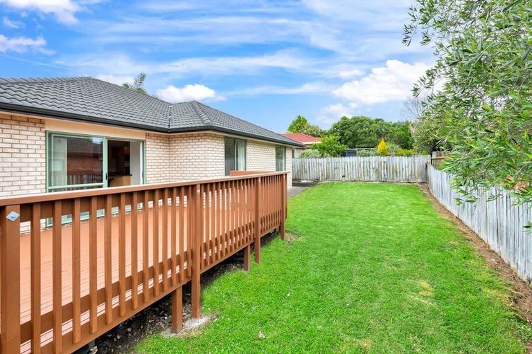 Photo of property in 12 Parkcrest Drive, Henderson, Auckland, 0612