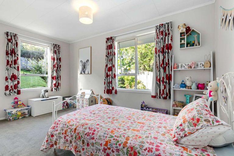 Photo of property in 16 Autumn Avenue, Glen Eden, Auckland, 0602