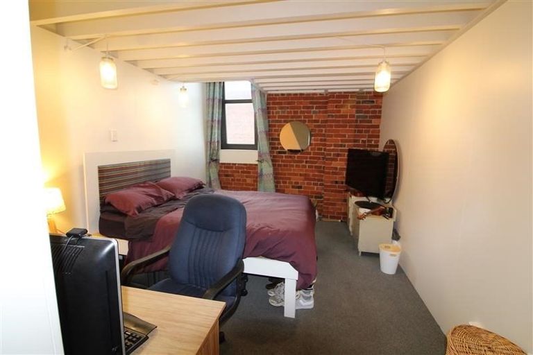 Photo of property in 37 Dowling Street, Dunedin Central, Dunedin, 9016