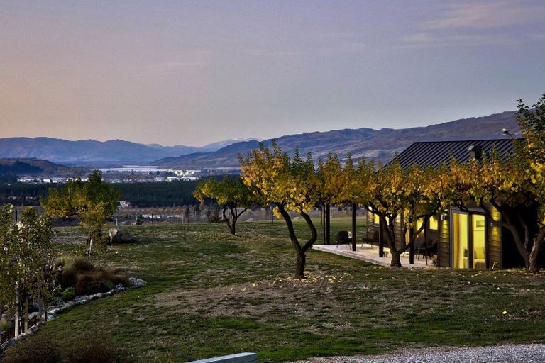 Photo of property in 112 Hall Road, Bannockburn, Cromwell, 9384