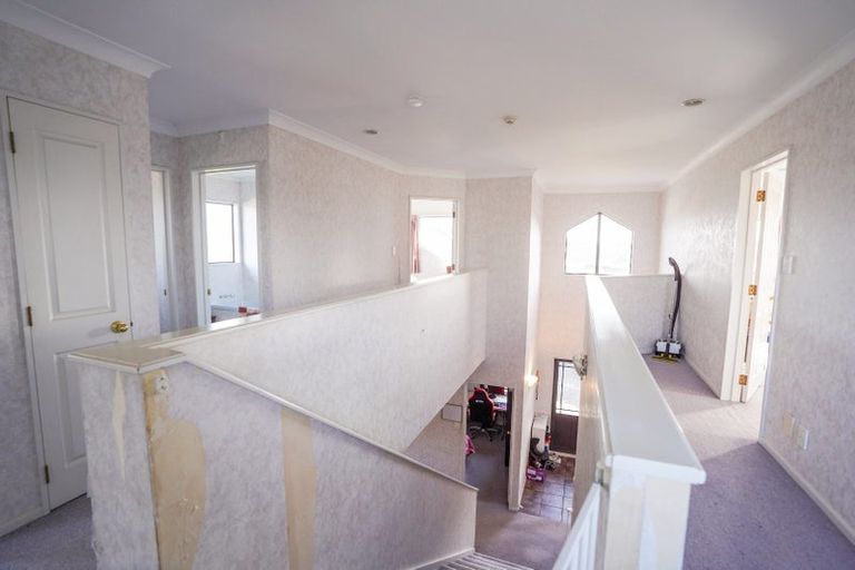 Photo of property in 25 Rosebank Avenue, Kelvin Grove, Palmerston North, 4414