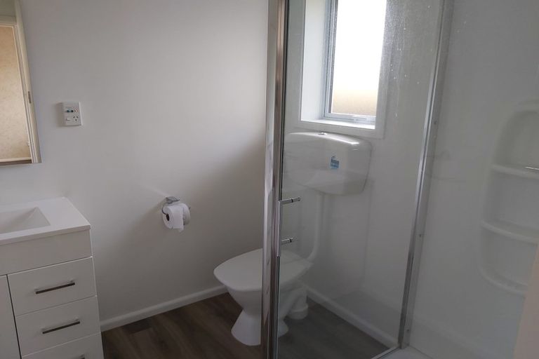 Photo of property in 35 Sevenoaks Drive, Bryndwr, Christchurch, 8053