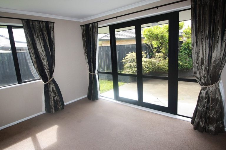 Photo of property in 17 Cleveland Heights, Kelvin Grove, Palmerston North, 4414