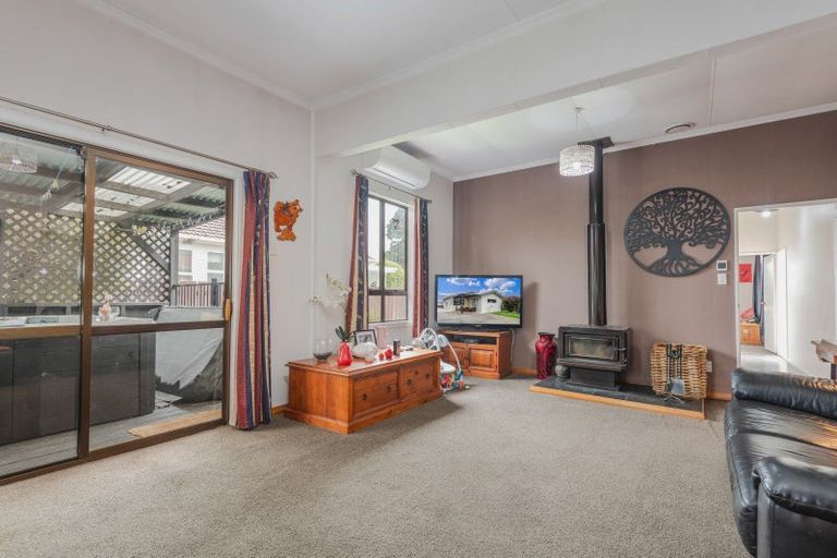 Photo of property in 9 Amelia Street, Woodville, 4920