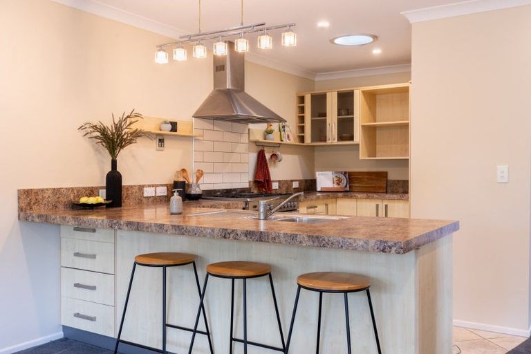 Photo of property in 4 Fairway Oaks Drive, Waikanae Beach, Waikanae, 5036