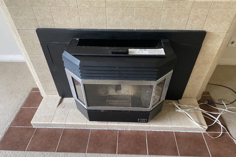 Photo of property in 6 Huia Street, Riccarton, Christchurch, 8041