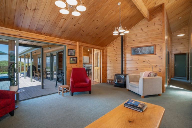 Photo of property in 8 Cameron Drive, Acacia Bay, Taupo, 3385