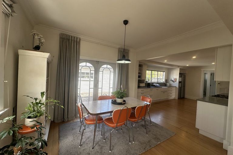 Photo of property in 33 Kotare Street, Fendalton, Christchurch, 8041