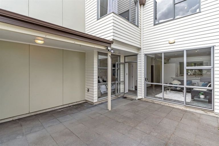 Photo of property in 35 The Track, Takanini, 2112